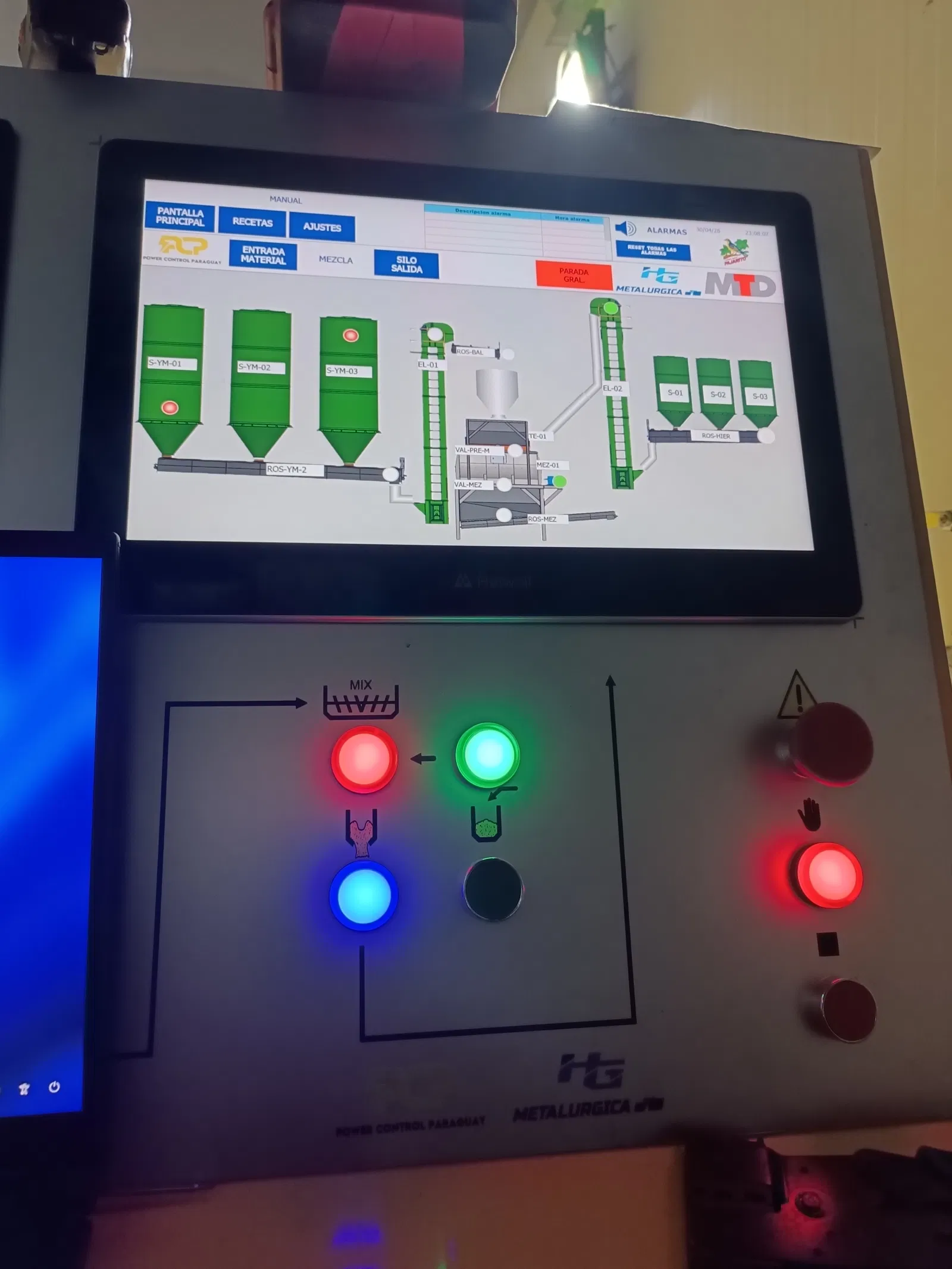 Diagrama de proceso HMI con silos, elevadores y mezclador de yerba mate