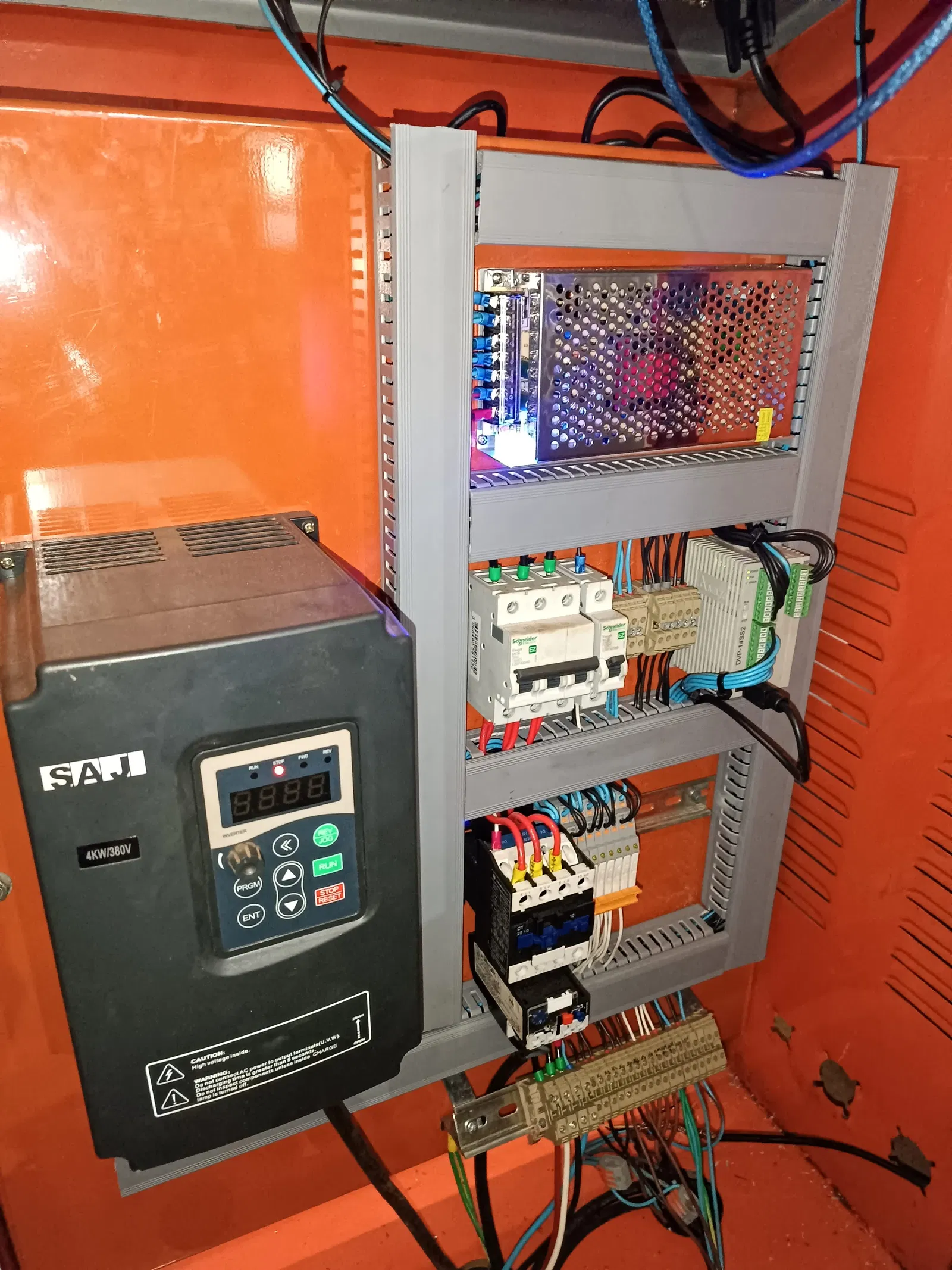 Automatización PLC en planta industrial